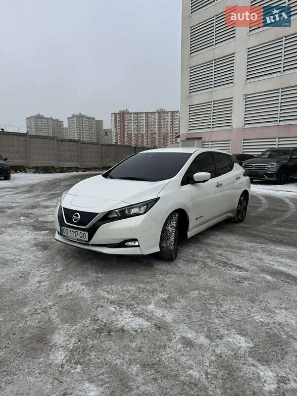 Хэтчбек Nissan Leaf 2019 в Одессе