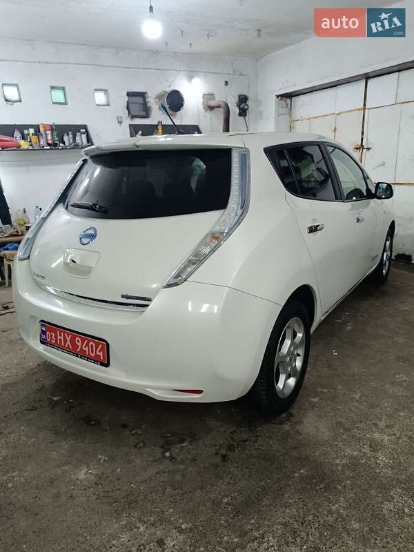 Хэтчбек Nissan Leaf 2014 в Ровно