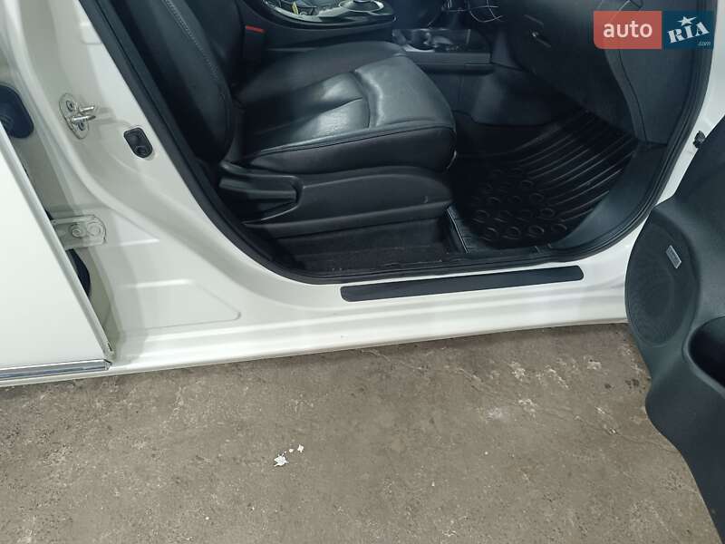 Хэтчбек Nissan Leaf 2014 в Ровно