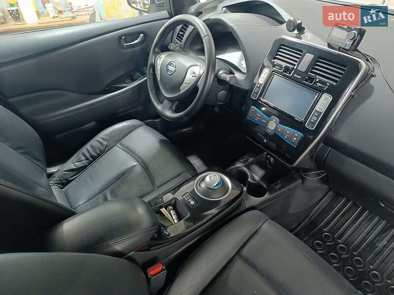 Хэтчбек Nissan Leaf 2014 в Ровно