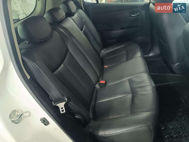 Хэтчбек Nissan Leaf 2014 в Ровно