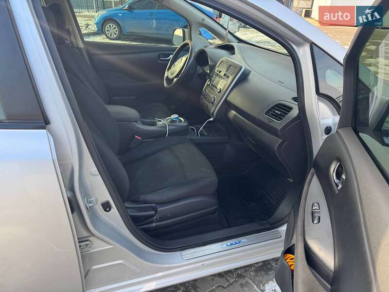 Хэтчбек Nissan Leaf 2015 в Одессе