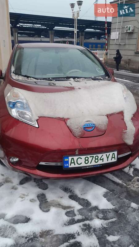 Хетчбек Nissan Leaf 2012 в Дніпрі