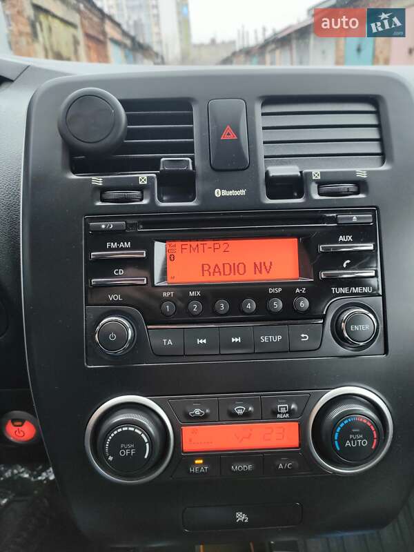 Хетчбек Nissan Leaf 2013 в Полтаві фото 18 Хетчбек Nissan Leaf 2013 в Полтаві