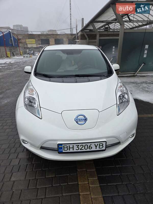 Хэтчбек Nissan Leaf 2016 в Одессе фото 2 Хэтчбек Nissan Leaf 2016 в Одессе
