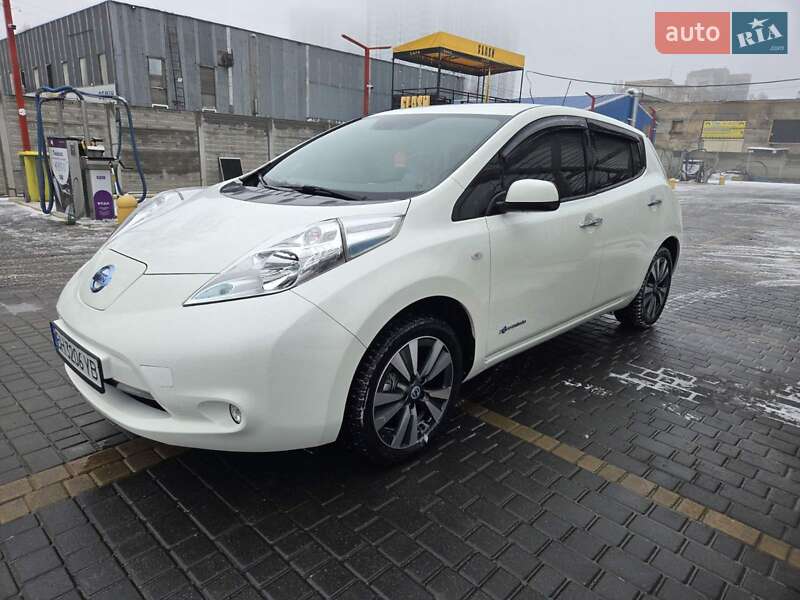Хэтчбек Nissan Leaf 2016 в Одессе фото Хэтчбек Nissan Leaf 2016 в Одессе