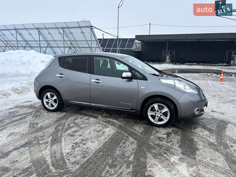 Хетчбек Nissan Leaf 2014 в Володимирі