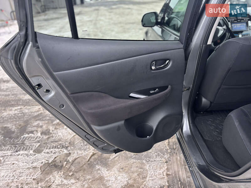 Хетчбек Nissan Leaf 2014 в Володимирі