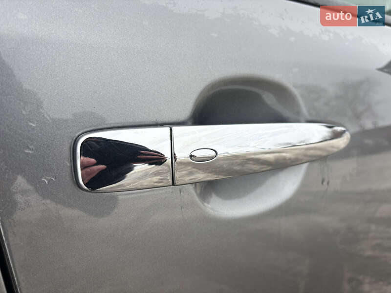 Хетчбек Nissan Leaf 2014 в Володимирі