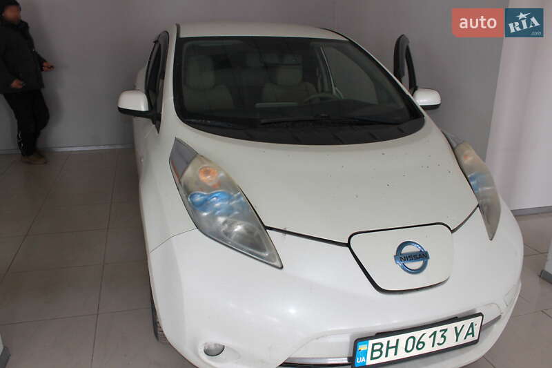 Хэтчбек Nissan Leaf 2011 в Одессе фото 2 Хэтчбек Nissan Leaf 2011 в Одессе