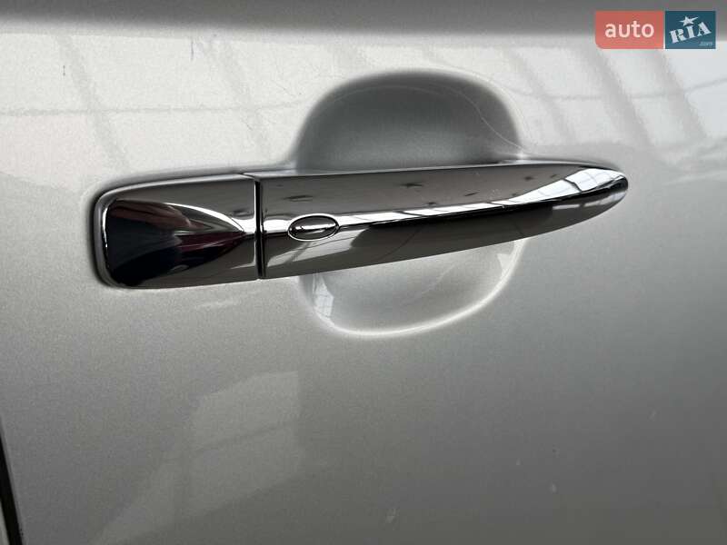 Хетчбек Nissan Leaf 2015 в Одесі