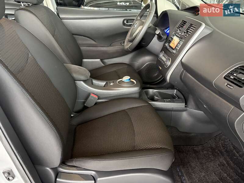 Хетчбек Nissan Leaf 2015 в Одесі