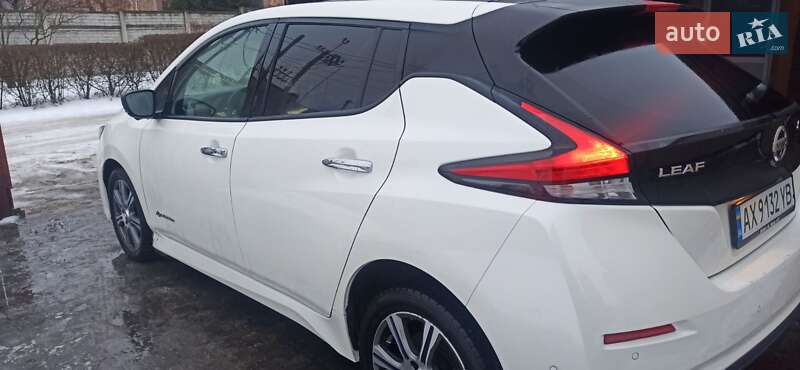 Хетчбек Nissan Leaf 2018 в Пісочині