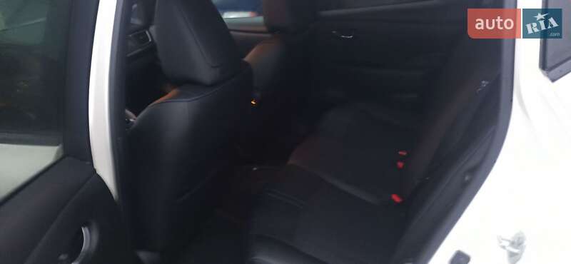 Хетчбек Nissan Leaf 2018 в Пісочині