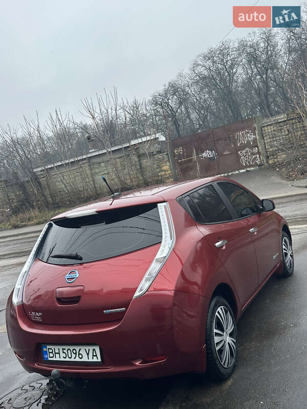Хетчбек Nissan Leaf 2013 в Одесі
