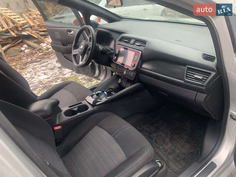 Хетчбек Nissan Leaf 2021 в Одесі