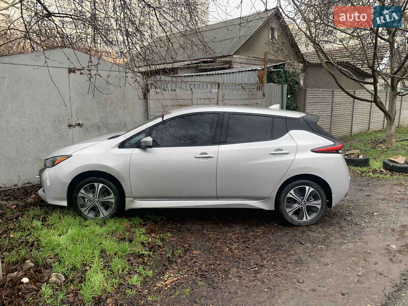 Хетчбек Nissan Leaf 2021 в Одесі