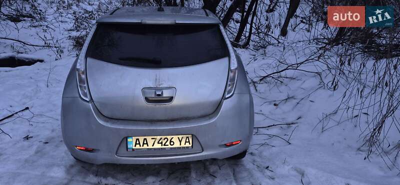 Хэтчбек Nissan Leaf 2014 в Киеве фото 3 Хэтчбек Nissan Leaf 2014 в Киеве