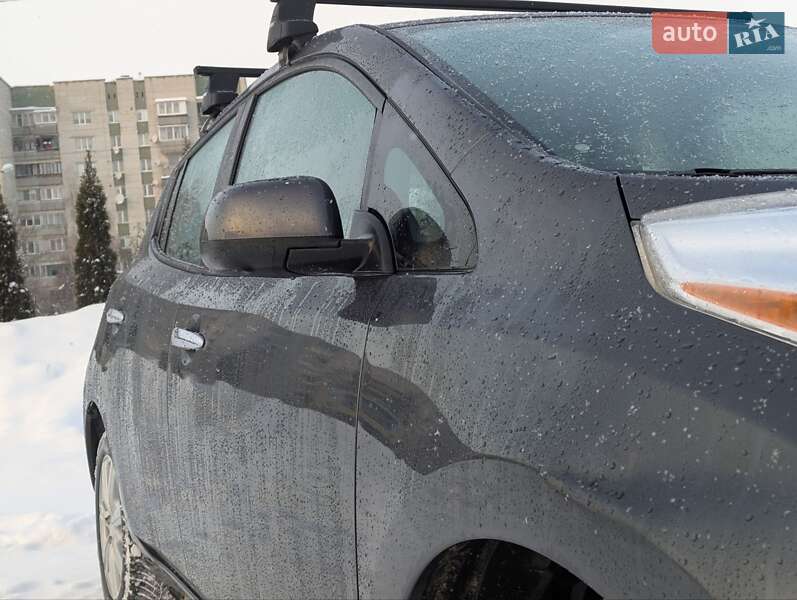 Хетчбек Nissan Leaf 2013 в Дрогобичі