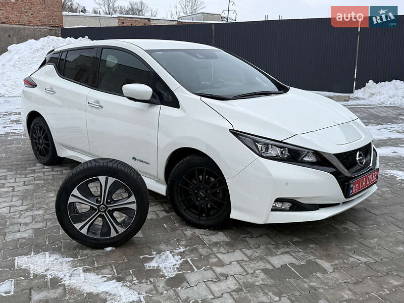 2018 Nissan Leaf, VIN SJNFAAZE1U0044807:plate — фото 1 (autoria)