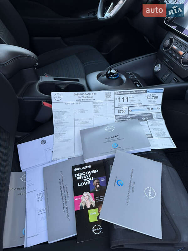 Хетчбек Nissan Leaf 2024 в Одесі