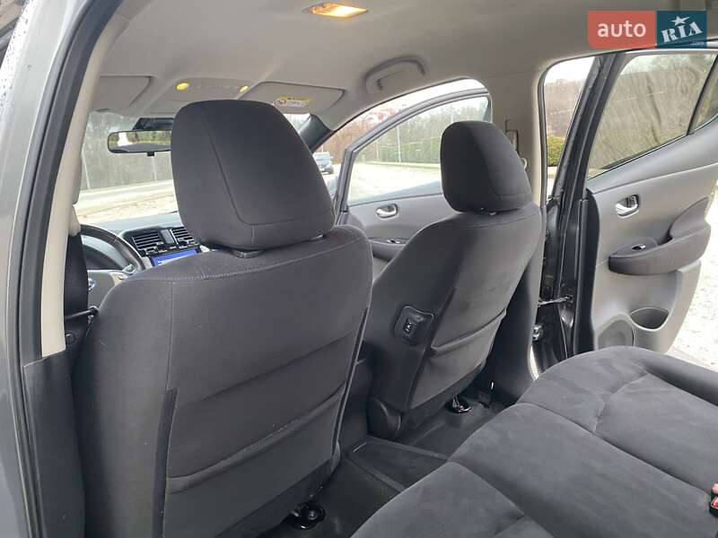 Хетчбек Nissan Leaf 2015 в Дніпрі