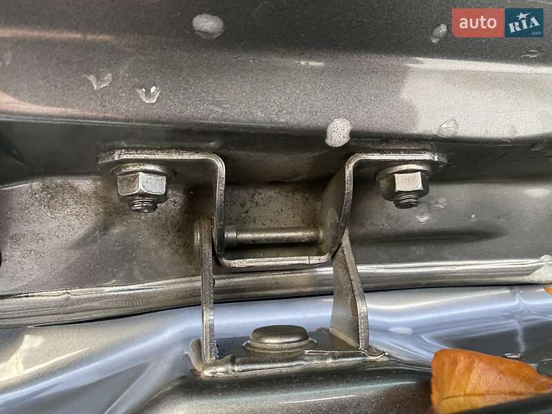 Хетчбек Nissan Leaf 2015 в Дніпрі