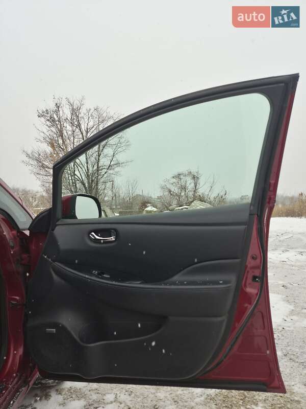 Хэтчбек Nissan Leaf 2013 в Виннице фото 19 Хэтчбек Nissan Leaf 2013 в Виннице