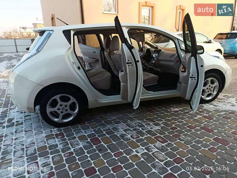 Хетчбек Nissan Leaf 2012 в Івано-Франківську