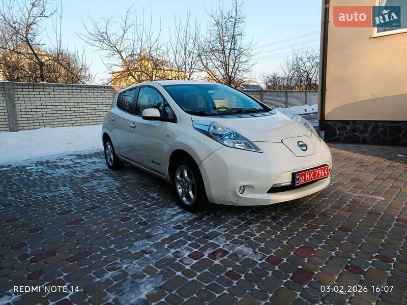 Хетчбек Nissan Leaf 2012 в Івано-Франківську
