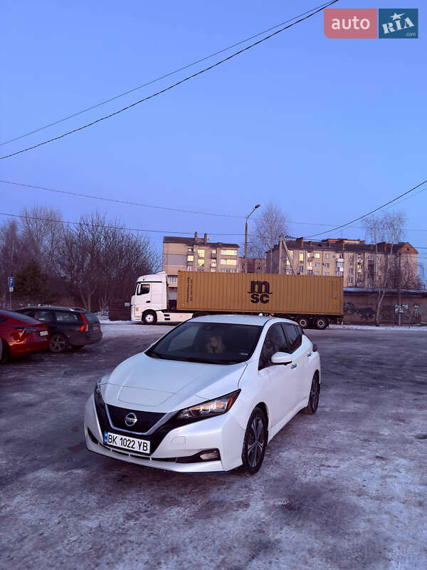 Хетчбек Nissan Leaf 2020 в Здолбуніві