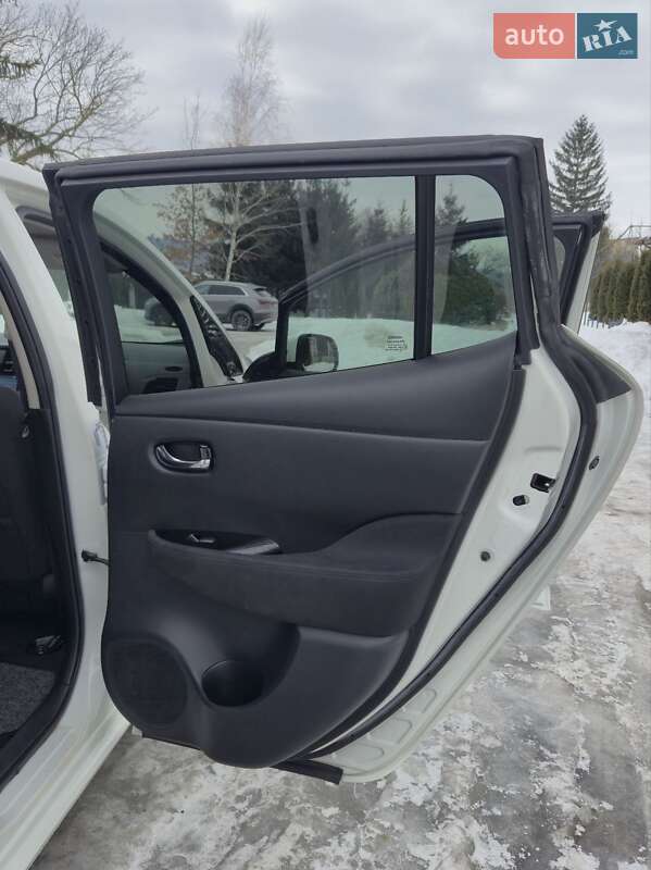 Хэтчбек Nissan Leaf 2014 в Золочеве