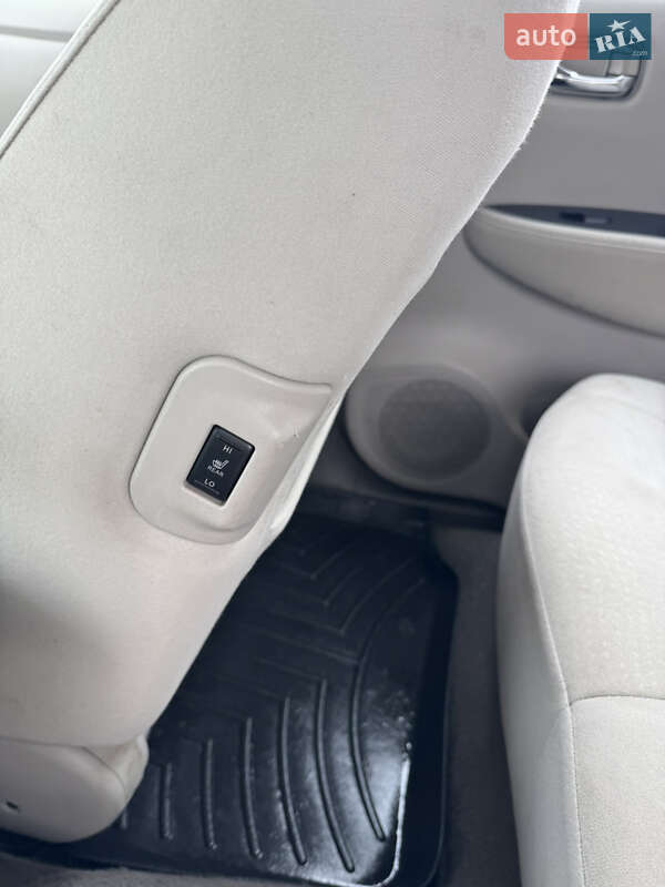Хэтчбек Nissan Leaf 2012 в Житомире