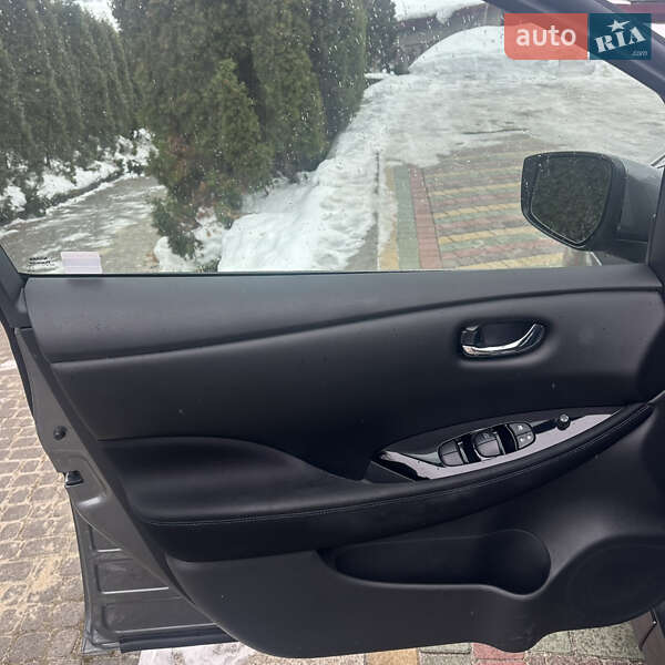 Хэтчбек Nissan Leaf 2023 в Тернополе