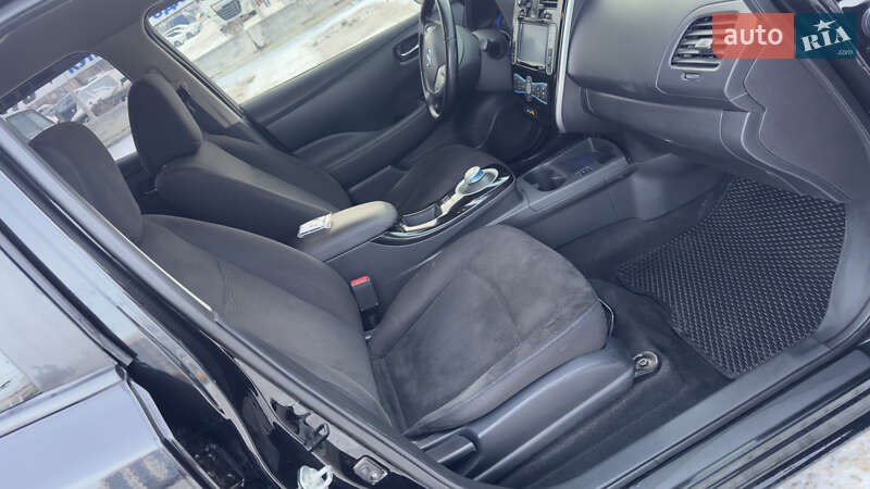 Хетчбек Nissan Leaf 2015 в Полтаві