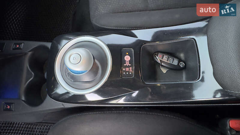 Хетчбек Nissan Leaf 2015 в Полтаві