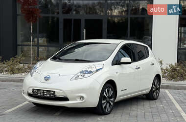 Хэтчбек Nissan Leaf 2016 в Городке