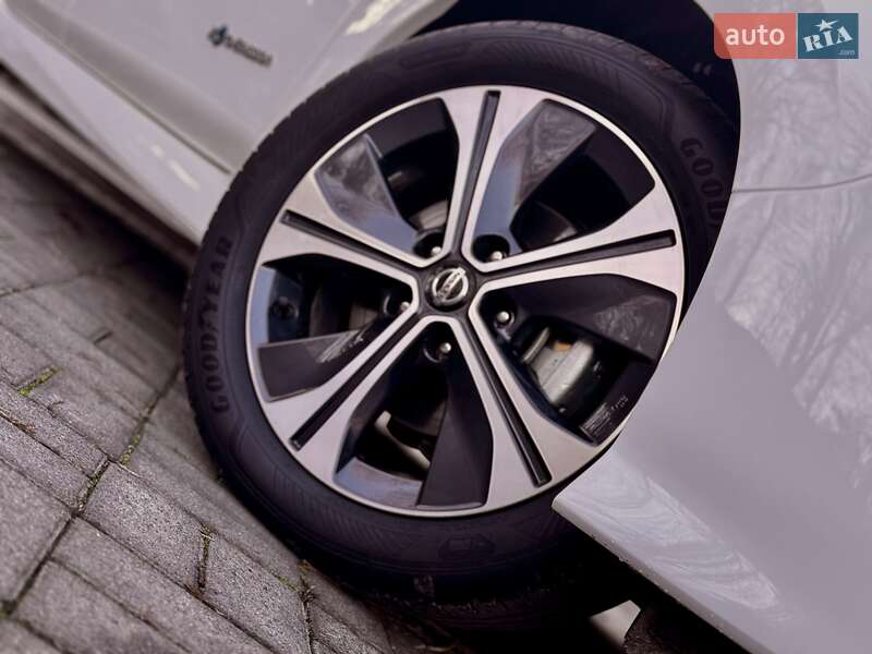 Хетчбек Nissan Leaf 2019 в Дрогобичі