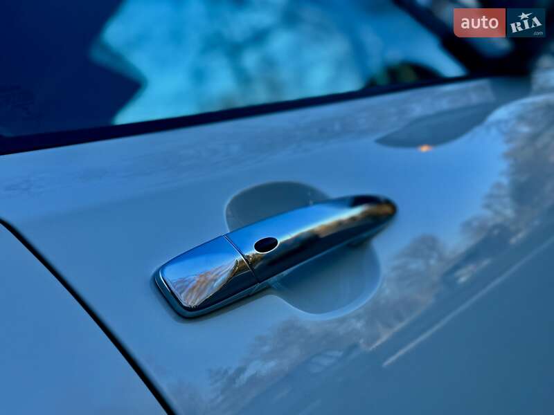 Хетчбек Nissan Leaf 2019 в Дрогобичі