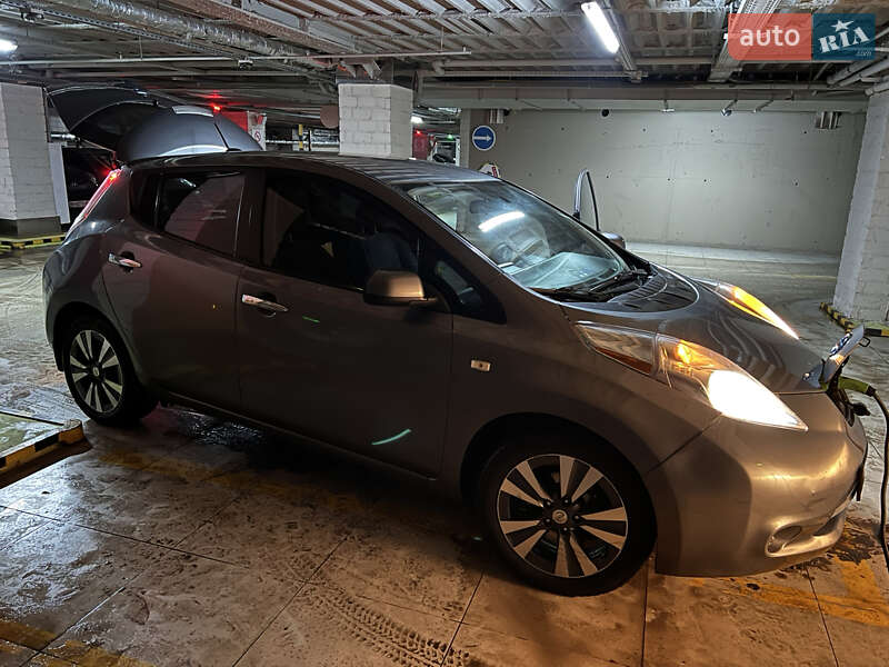 Хетчбек Nissan Leaf 2015 в Одесі