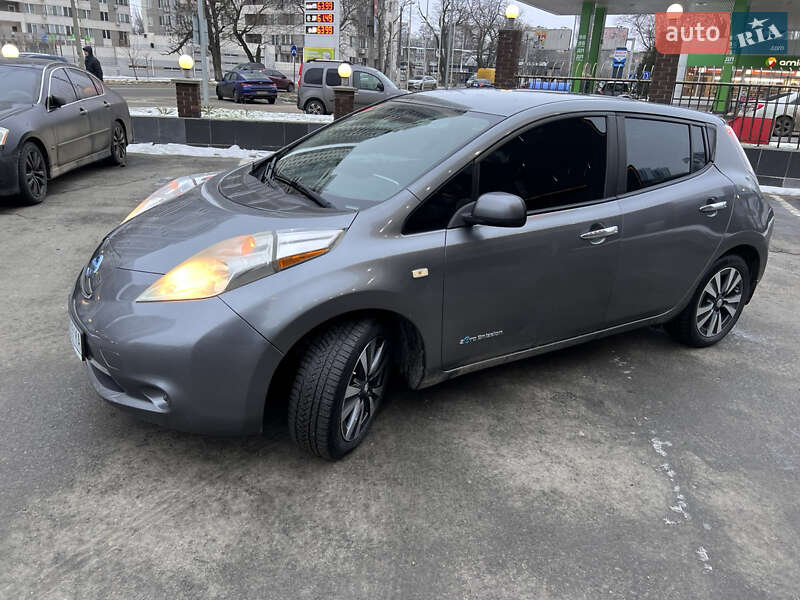 Хетчбек Nissan Leaf 2015 в Одесі
