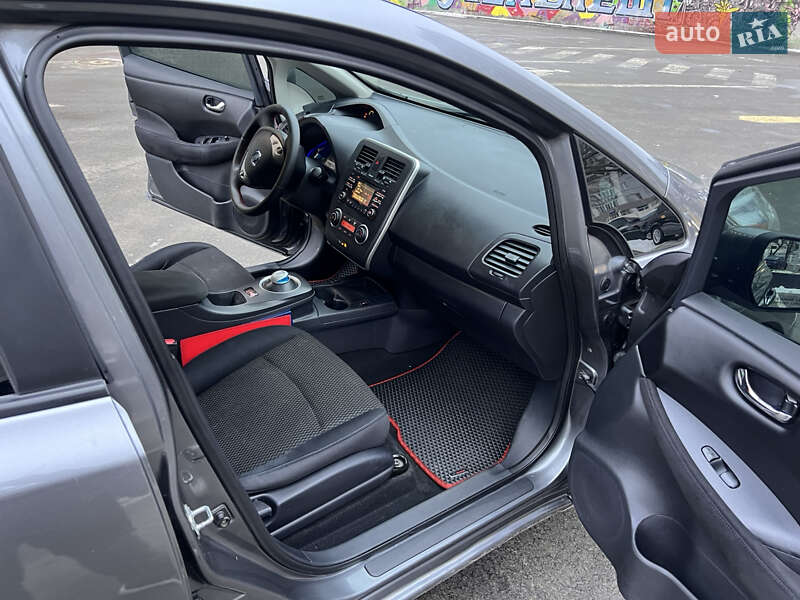 Хетчбек Nissan Leaf 2015 в Одесі