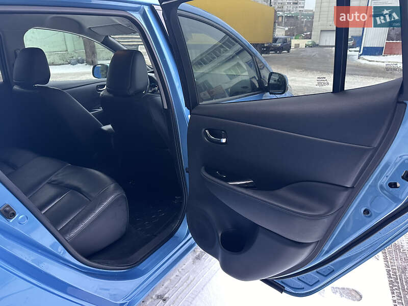 Хэтчбек Nissan Leaf 2013 в Одессе