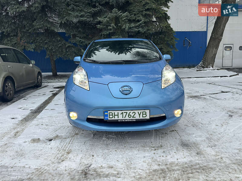 Хэтчбек Nissan Leaf 2013 в Одессе