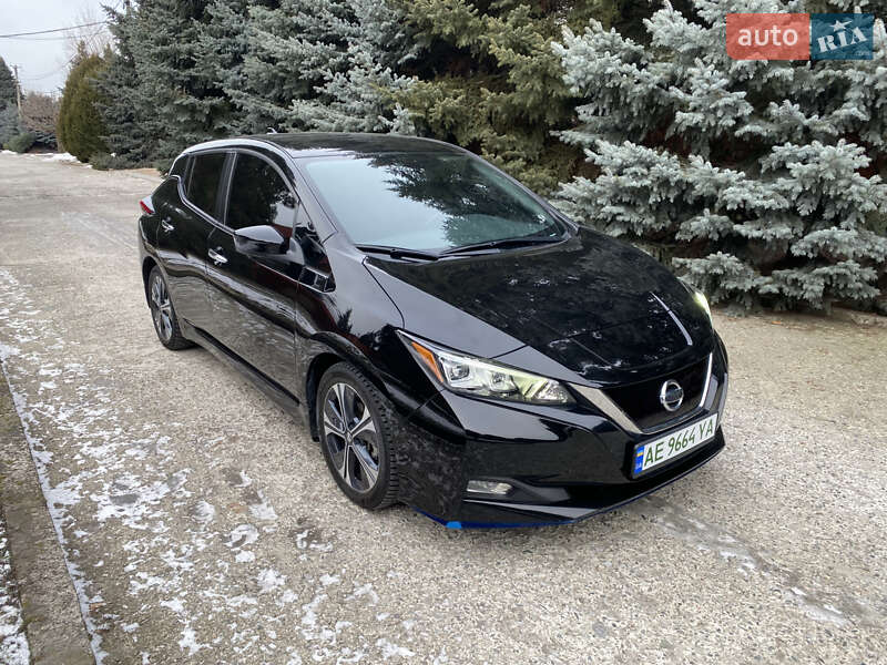 Хэтчбек Nissan Leaf 2022 в Днепре