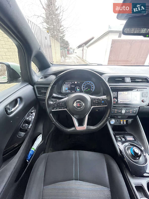 Хэтчбек Nissan Leaf 2018 в Днепре