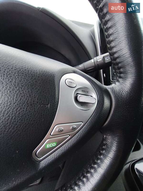 Хетчбек Nissan Leaf 2014 в Луцьку