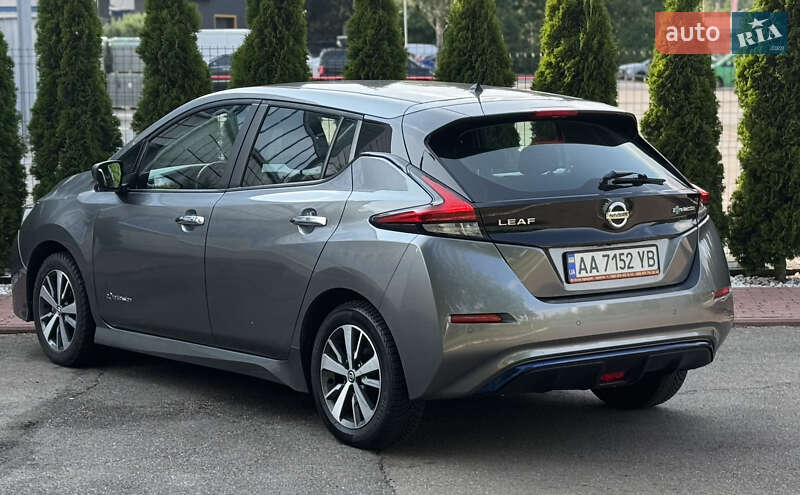 Хэтчбек Nissan Leaf 2019 в Киеве