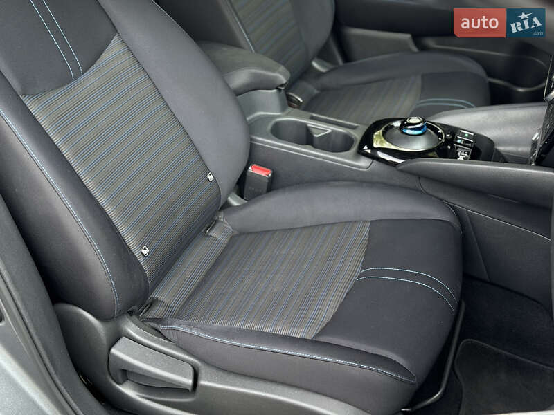 Хэтчбек Nissan Leaf 2019 в Киеве