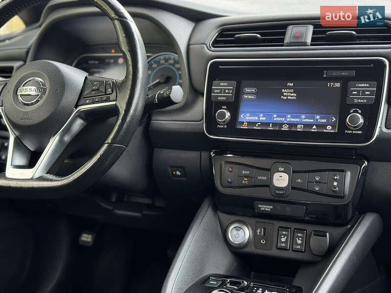 Хэтчбек Nissan Leaf 2019 в Киеве